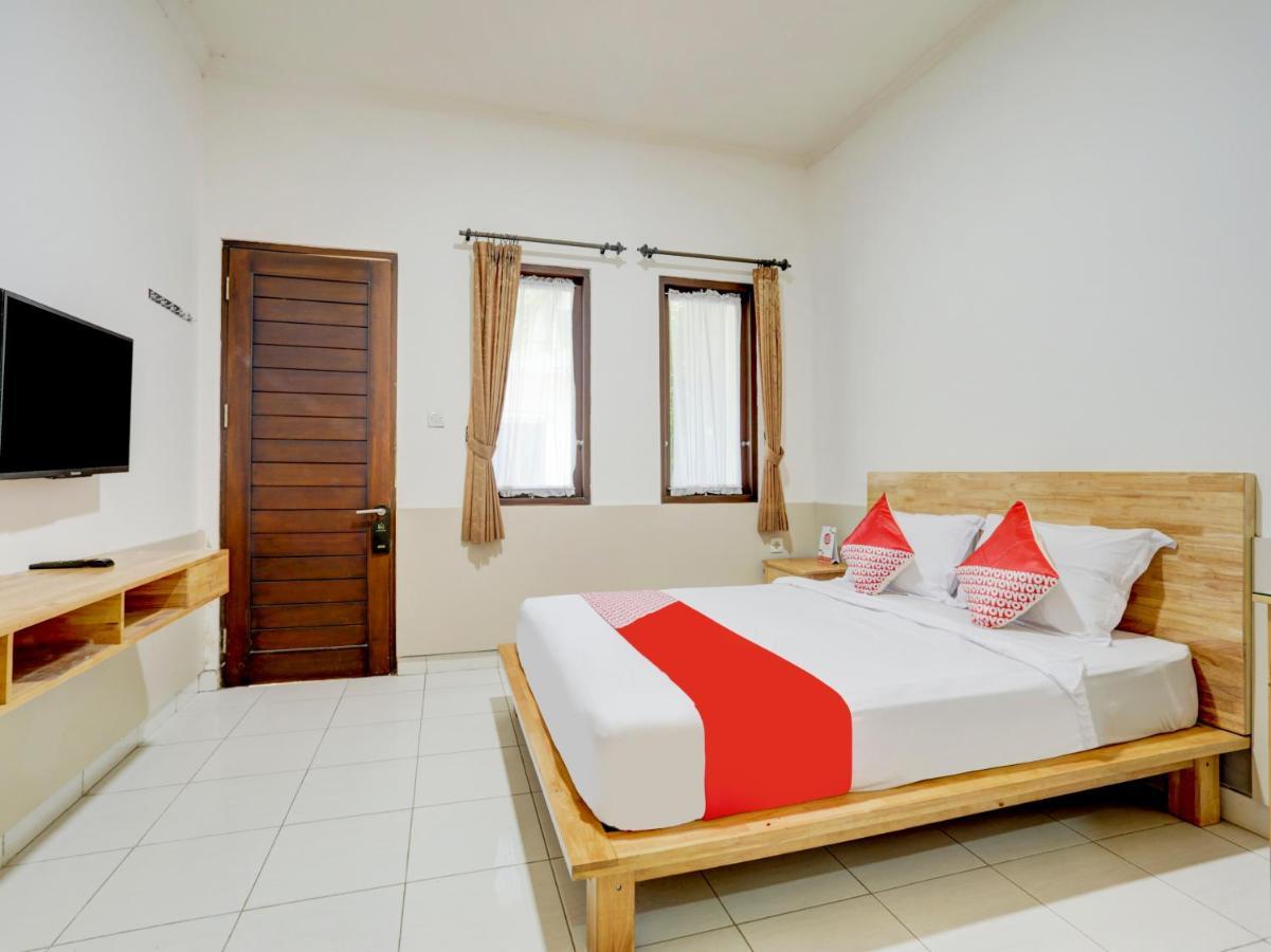 Oyo Flagship 90754 Alamanda Guesthouse Denpasar  Exterior photo