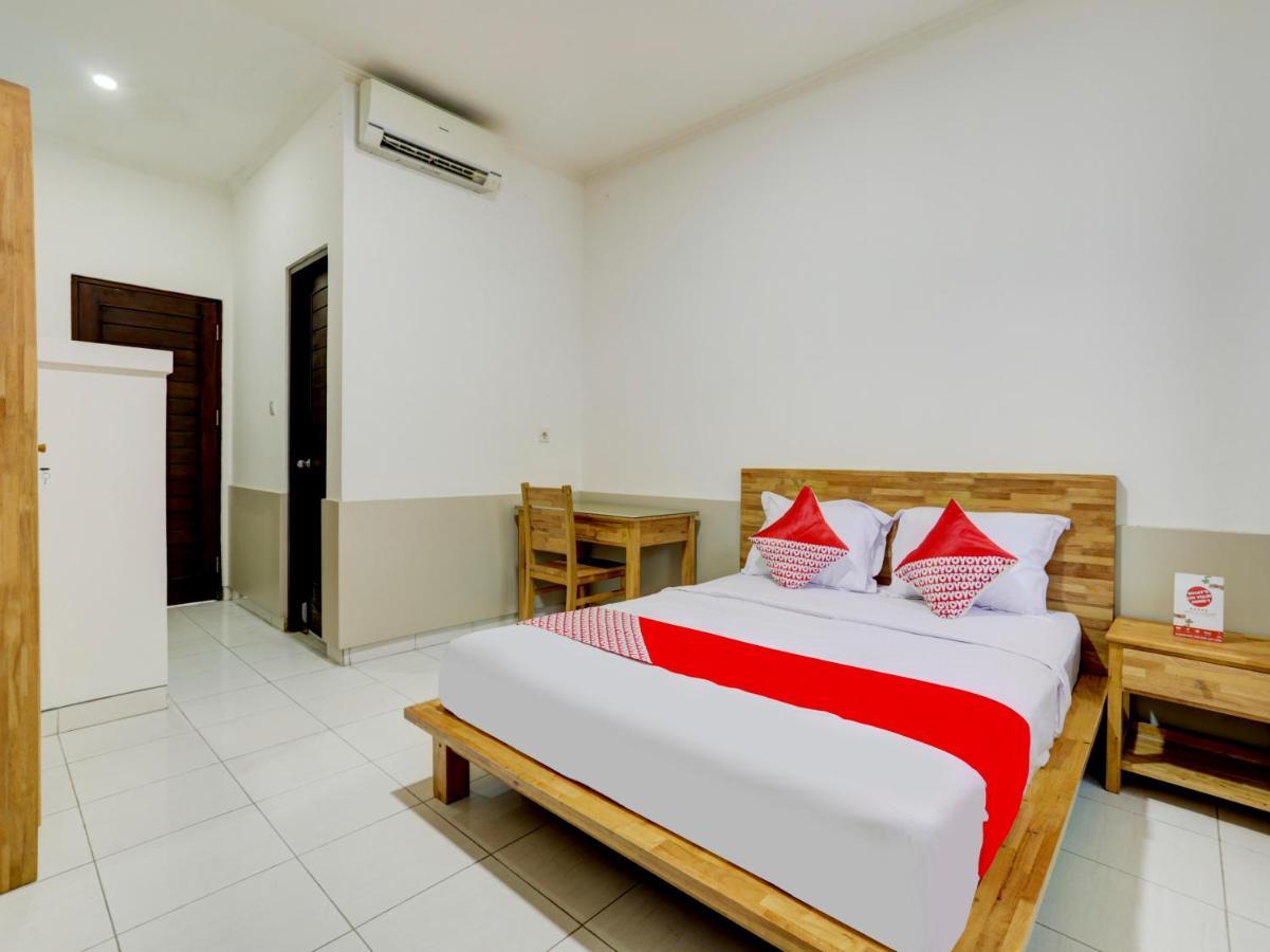 Oyo Flagship 90754 Alamanda Guesthouse Denpasar  Exterior photo