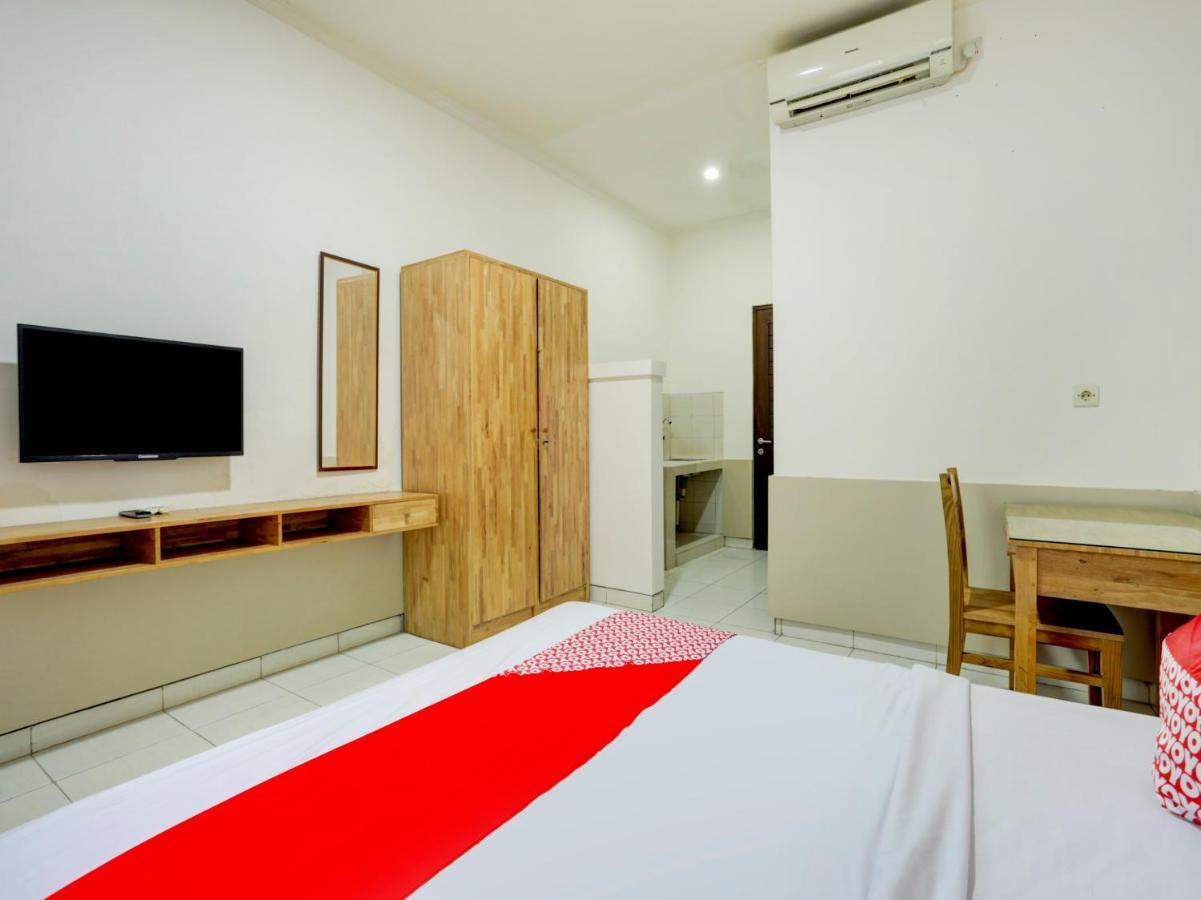 Oyo Flagship 90754 Alamanda Guesthouse Denpasar  Exterior photo