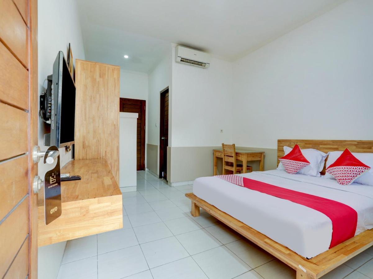 Oyo Flagship 90754 Alamanda Guesthouse Denpasar  Exterior photo